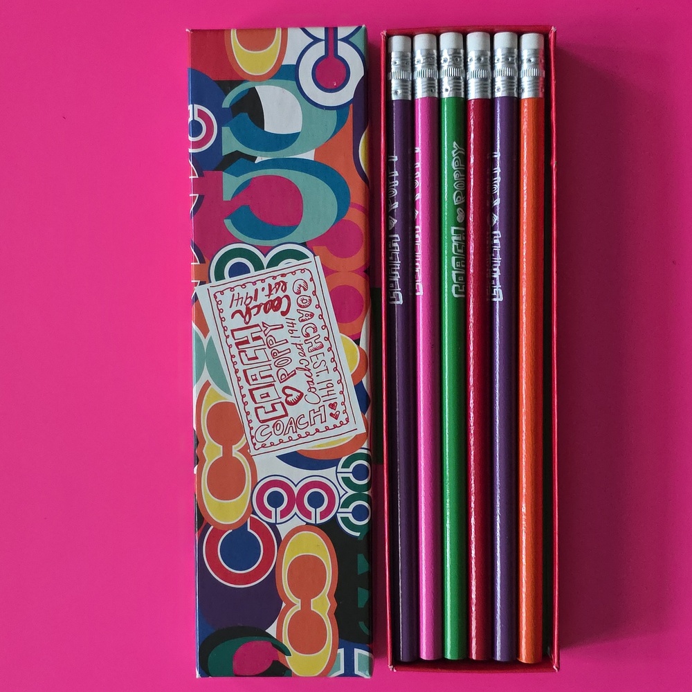 🆕️Vintage Coach Poppy Colorful Graphic 12 Count Pencil & Notebook Set - Picture 10 of 15